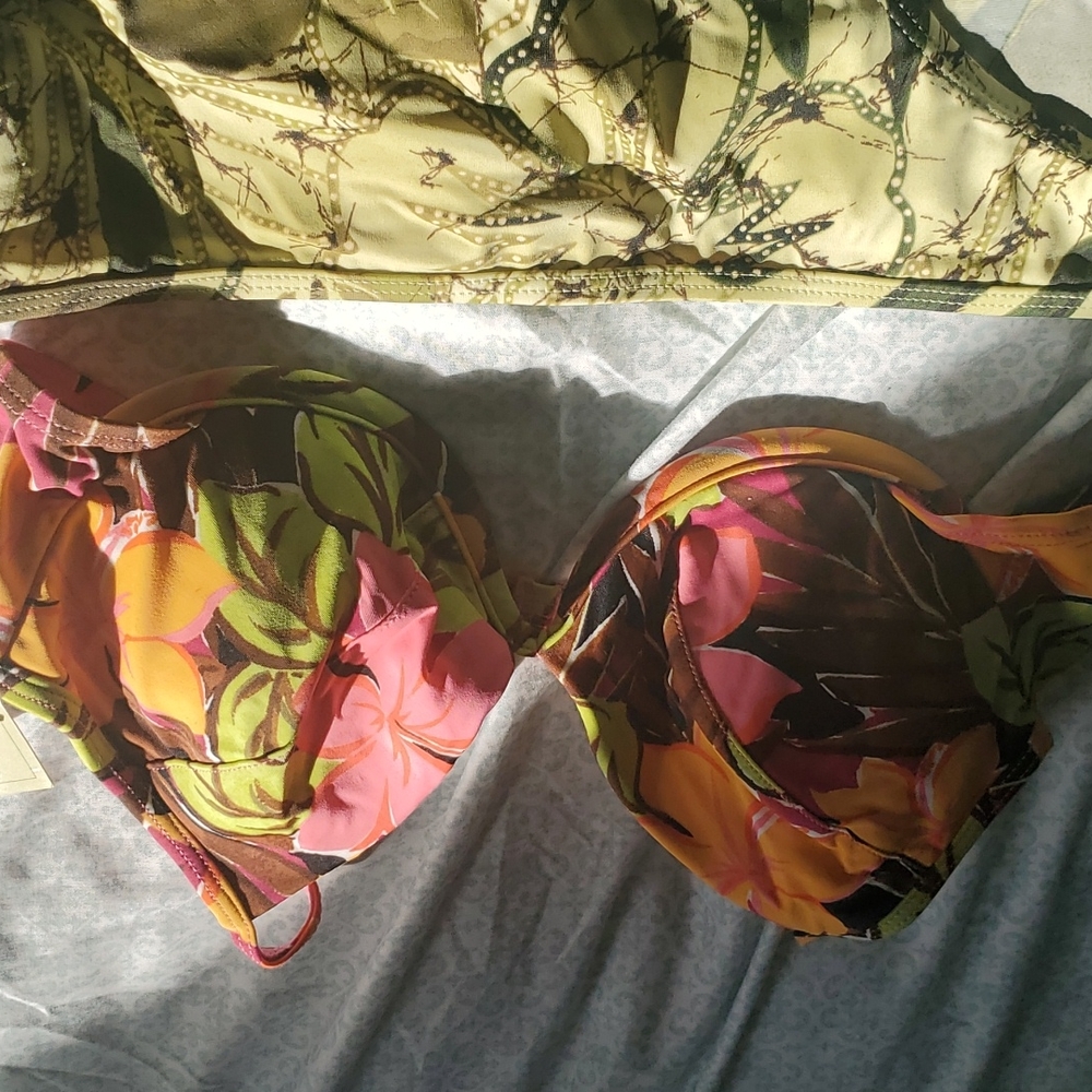 Bathing suit - Picture 4 of 8